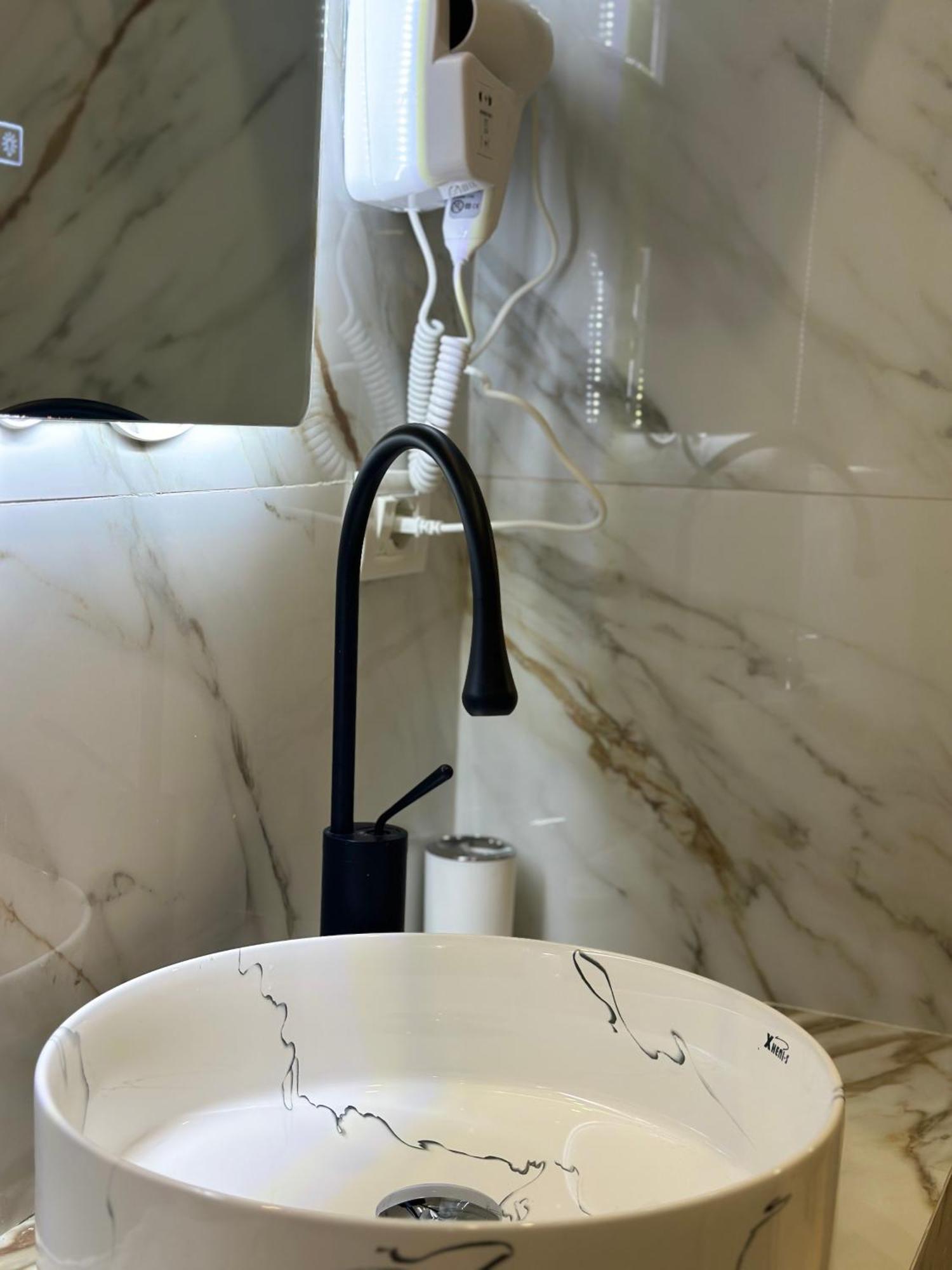 Troy Aparthotel Durrës 외부 사진
