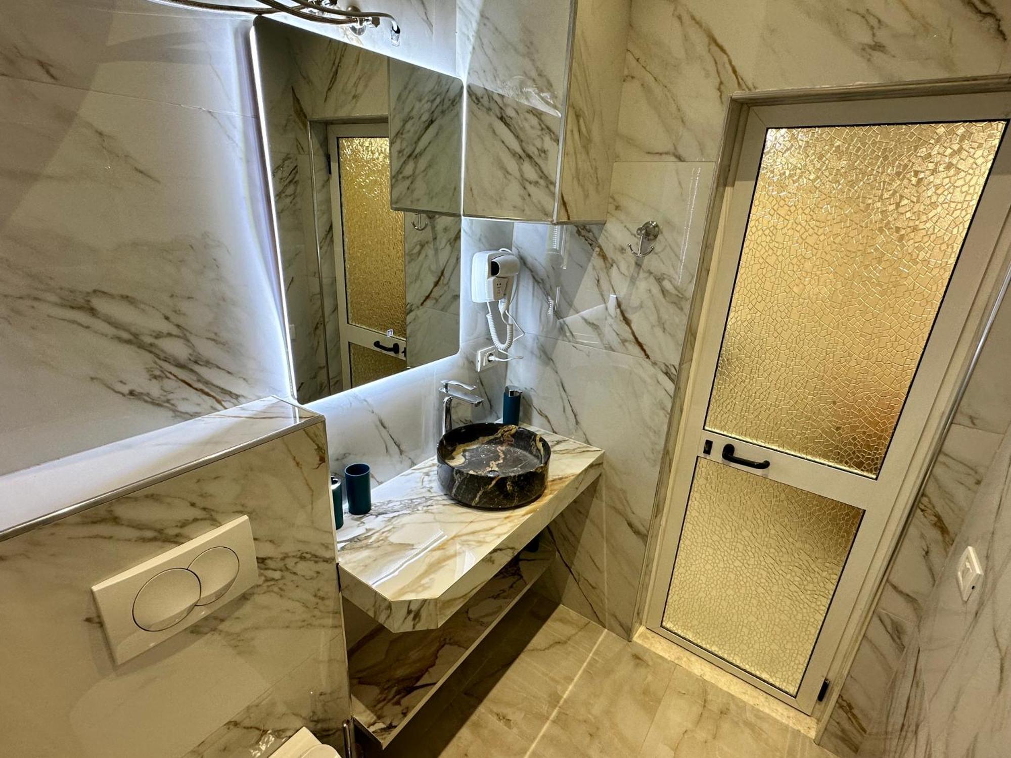 Troy Aparthotel Durrës 외부 사진